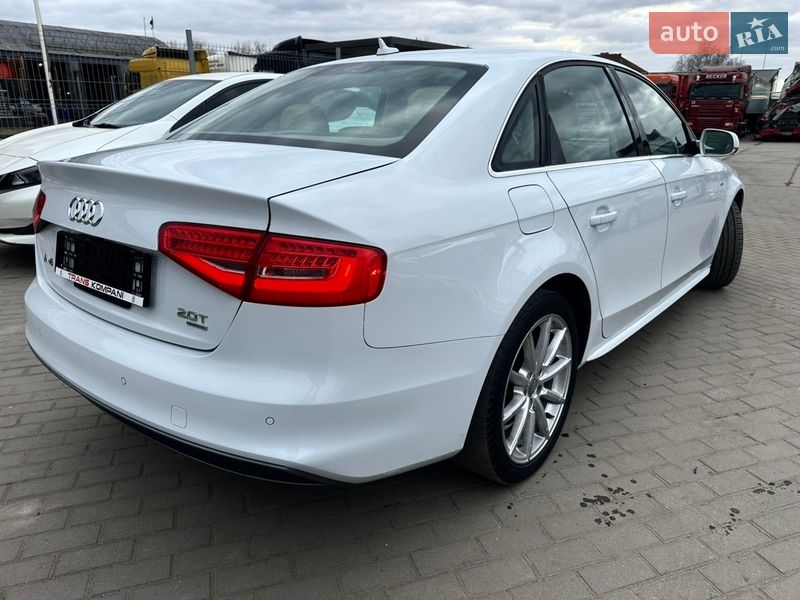 Седан Audi A4 2014 в Львові