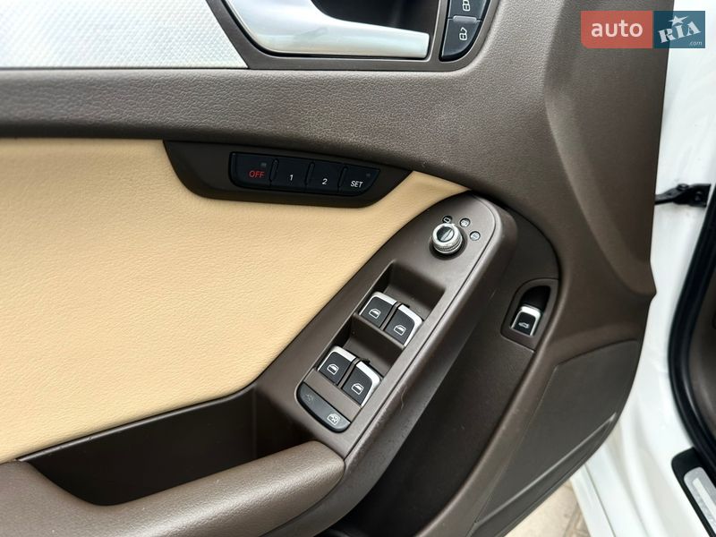 Седан Audi A4 2014 в Львові
