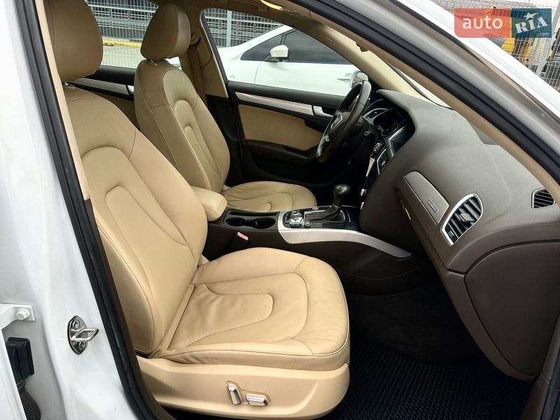Седан Audi A4 2014 в Львові