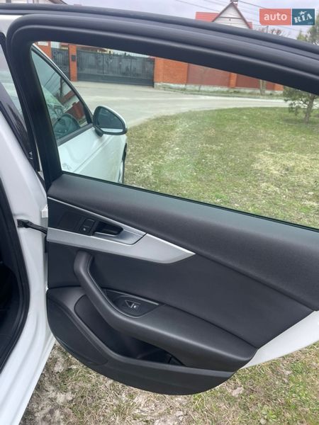 Седан Audi A4 2016 в Львові