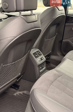 Седан Audi A4 2024 в Киеве