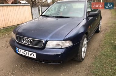 Седан Audi A4 1995 в Чернівцях