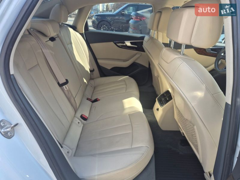 Седан Audi A4 2017 в Луцке