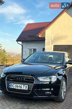 Седан Audi A4 2013 в Бобрке