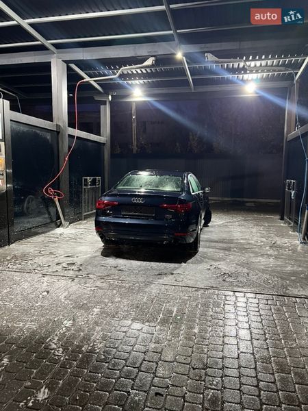 Седан Audi A4 2016 в Львові