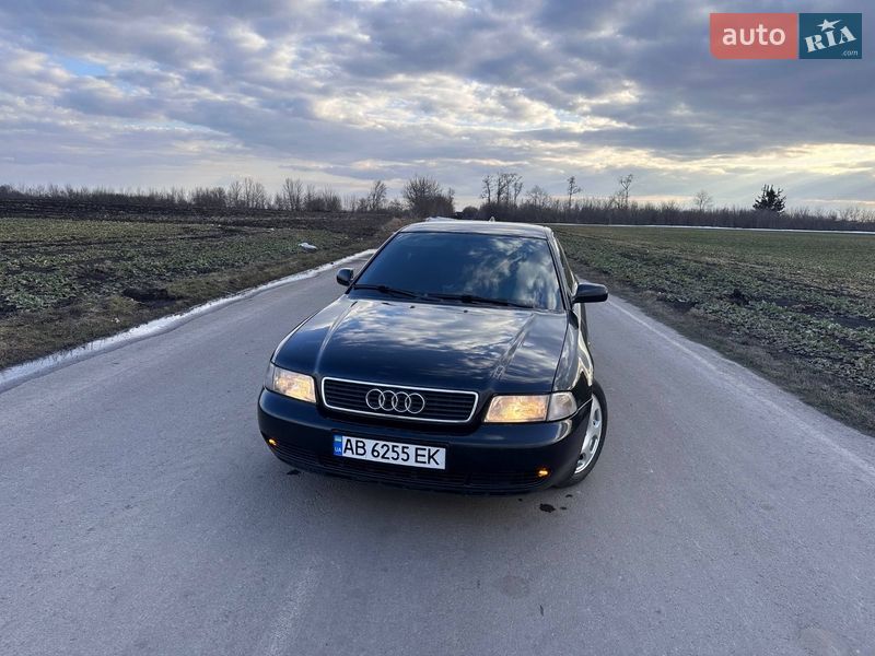 Седан Audi A4 1998 в Виннице