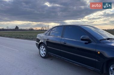 Седан Audi A4 1998 в Виннице