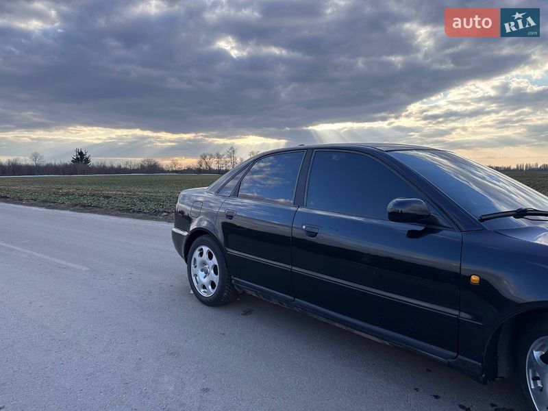 Седан Audi A4 1998 в Виннице