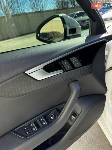 Седан Audi A4 2020 в Одессе
