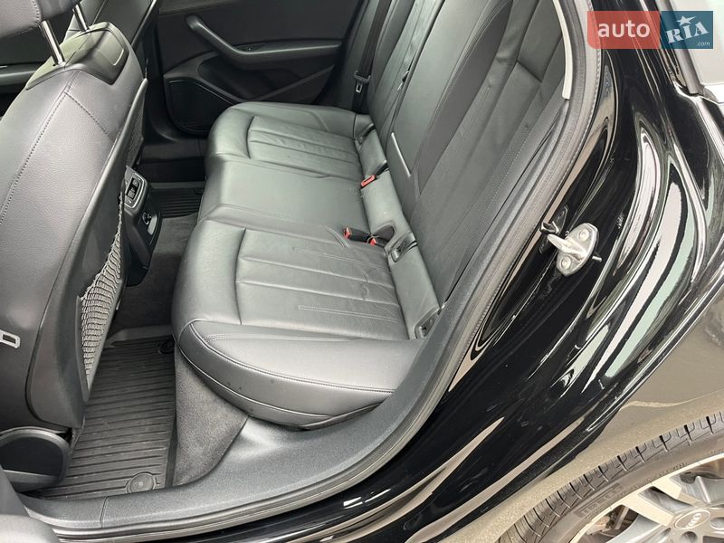 Седан Audi A4 2018 в Киеве