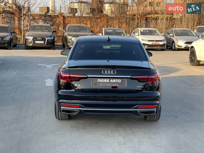 Седан Audi A4 2021 в Львове