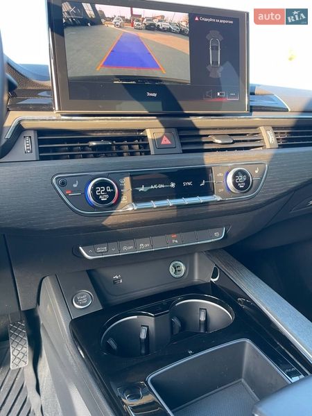 Седан Audi A4 2021 в Львове