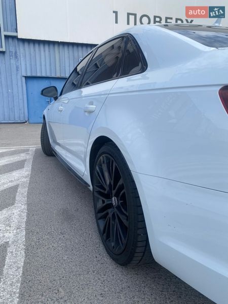 Седан Audi A4 2018 в Днепре
