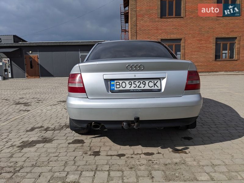 Седан Audi A4 1999 в Коровьем фото 4 Седан Audi A4 1999 в Коровьем
