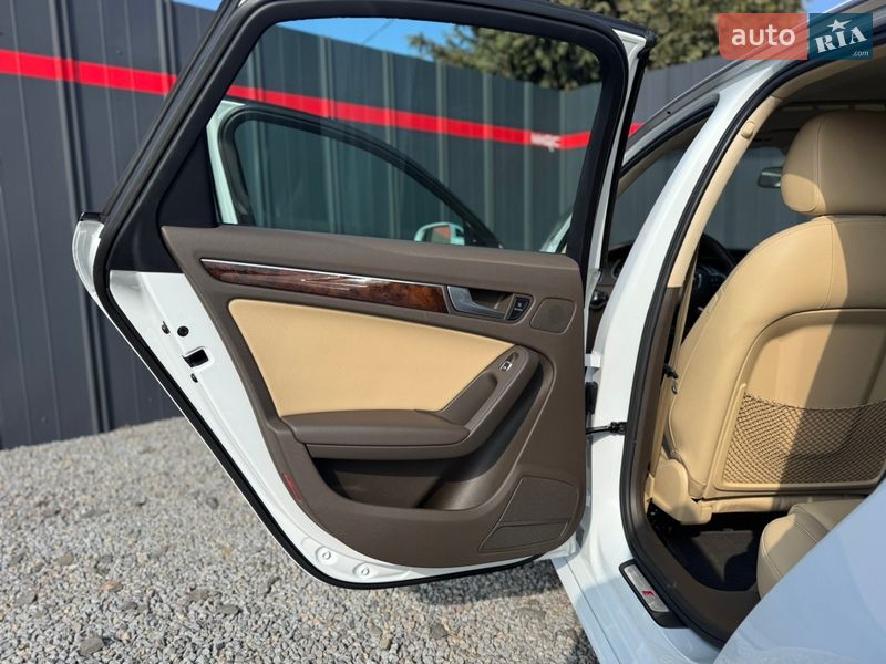 Седан Audi A4 2013 в Луцьку