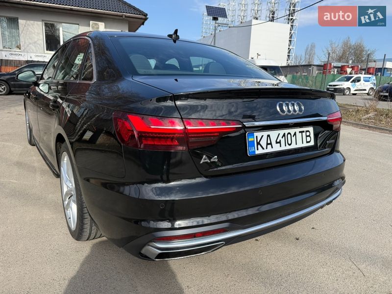 Седан Audi A4 2022 в Києві