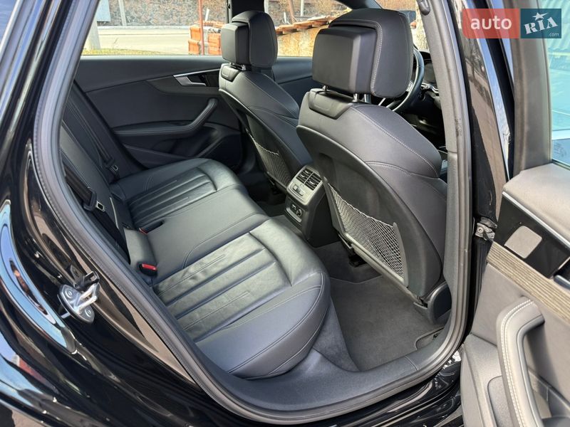 Седан Audi A4 2022 в Києві