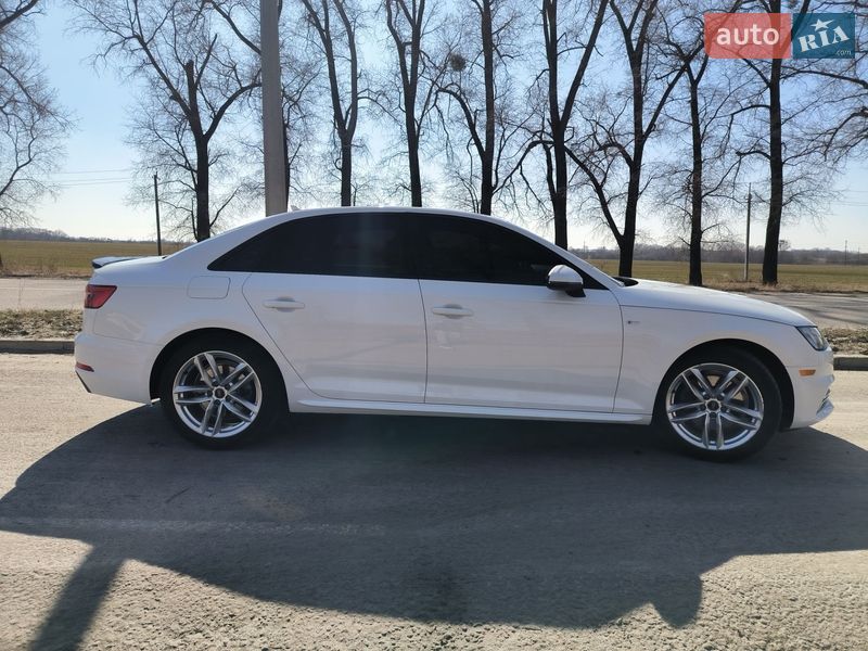 Седан Audi A4 2016 в Ромнах