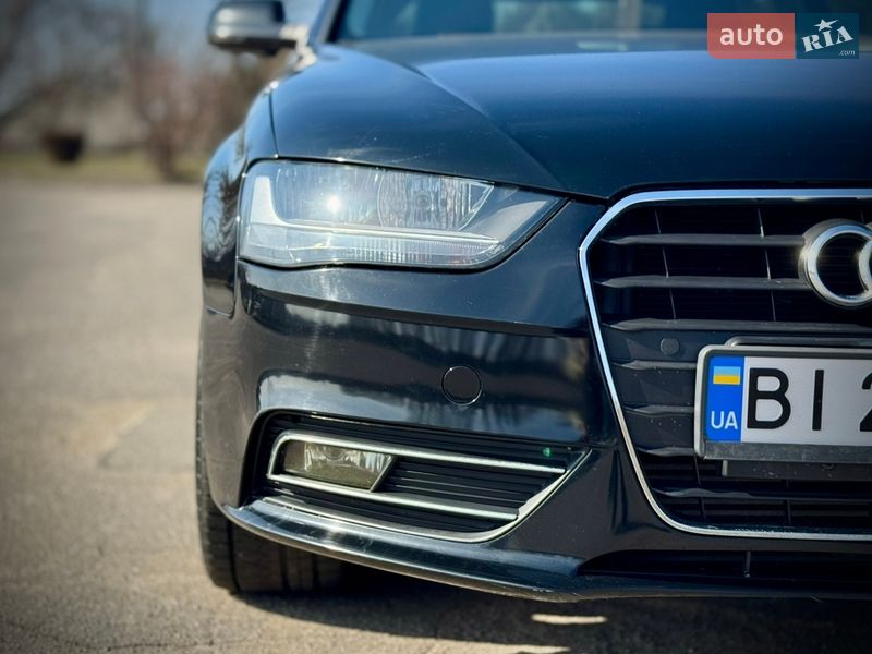 Седан Audi A4 2014 в Горишних Плавнях