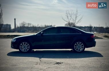 Седан Audi A4 2014 в Горишних Плавнях