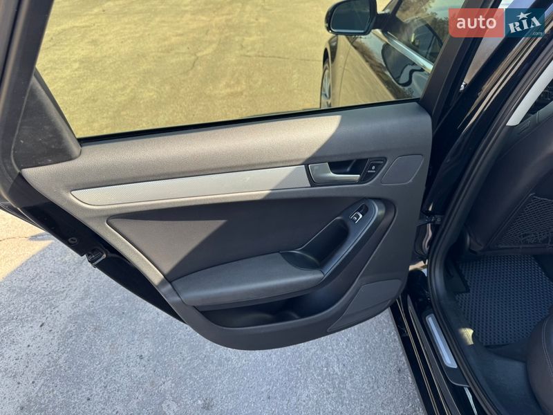 Седан Audi A4 2014 в Горишних Плавнях