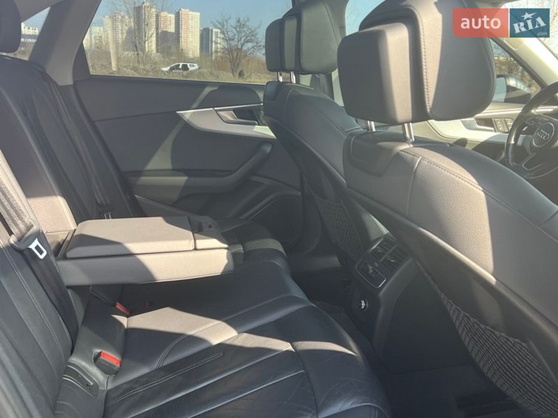 Седан Audi A4 2017 в Києві