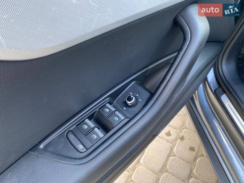 Седан Audi A4 2018 в Львове