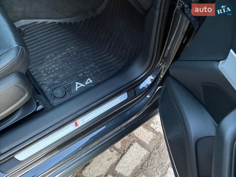 Седан Audi A4 2016 в Ромнах