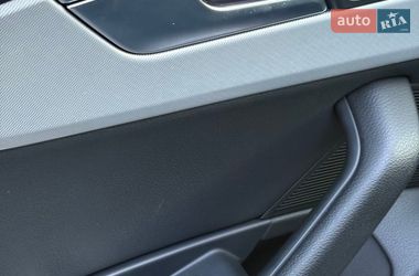 Седан Audi A4 2016 в Ромнах