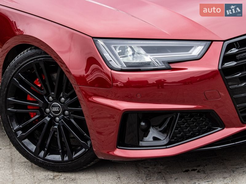 Седан Audi A4 2019 в Львові