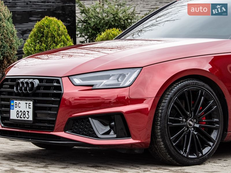 Седан Audi A4 2019 в Львові