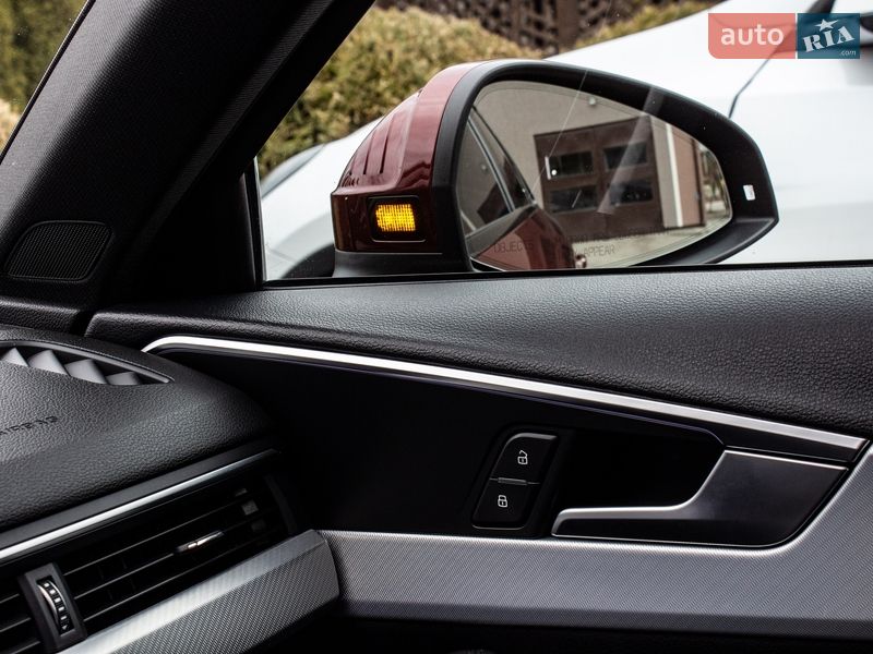 Седан Audi A4 2019 в Львові