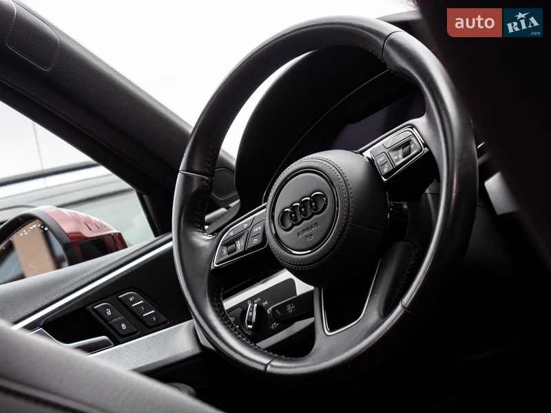 Седан Audi A4 2019 в Львові