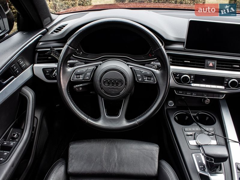 Седан Audi A4 2019 в Львові