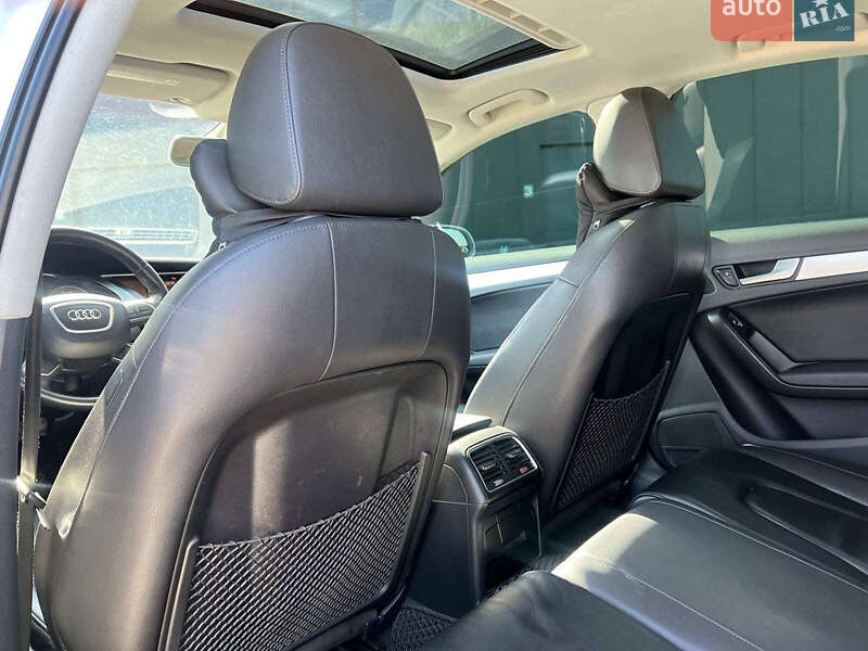 Седан Audi A4 2014 в Львове
