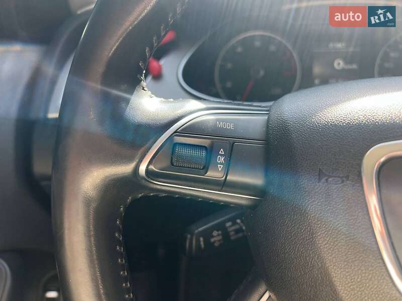 Седан Audi A4 2014 в Львове