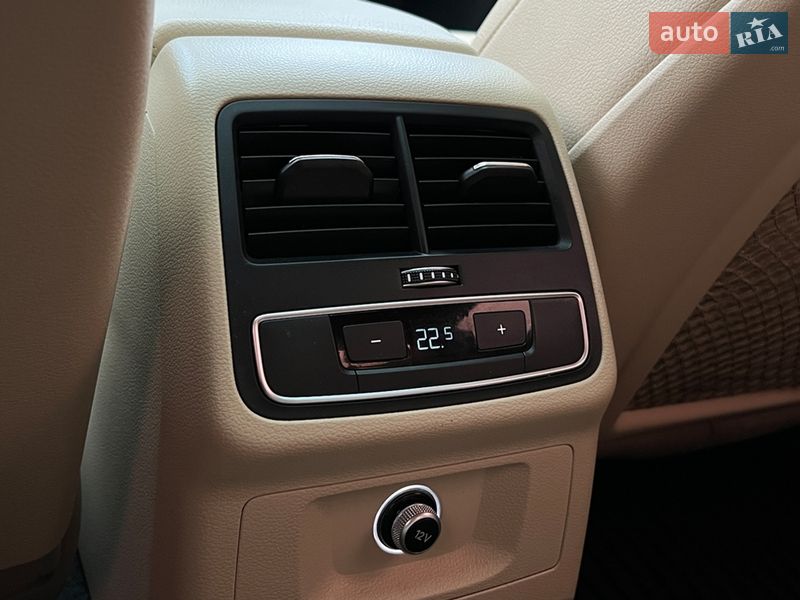 Седан Audi A4 2017 в Львові