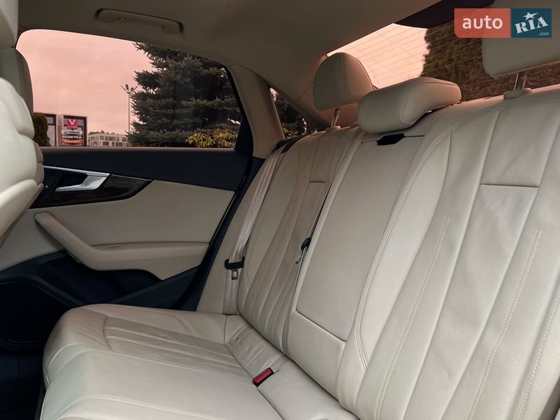 Седан Audi A4 2017 в Львові