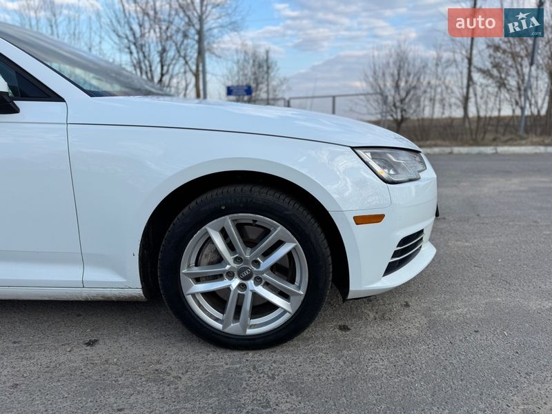 Седан Audi A4 2017 в Чернигове