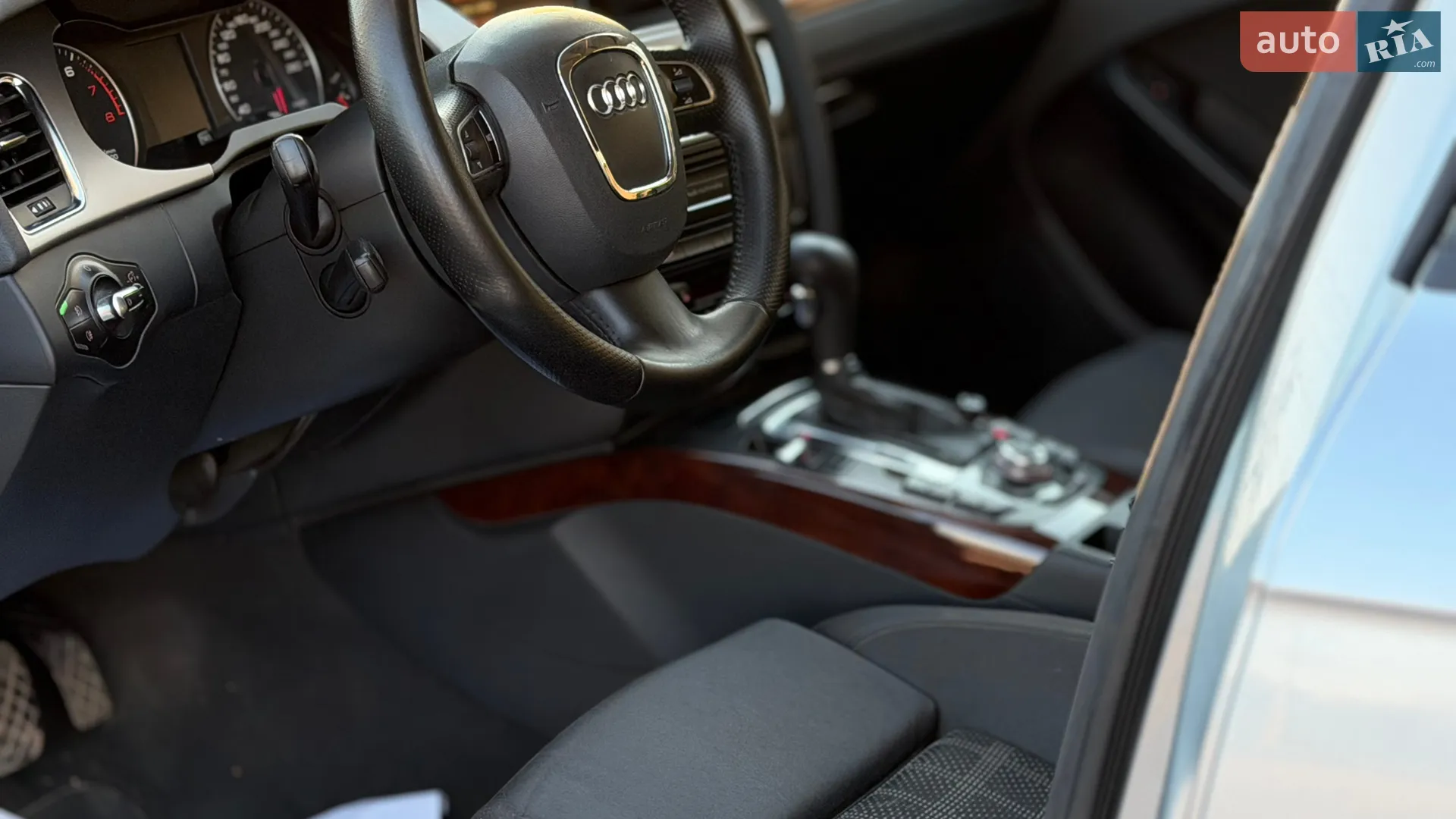 2011 Audi A4 - мініатюра 38