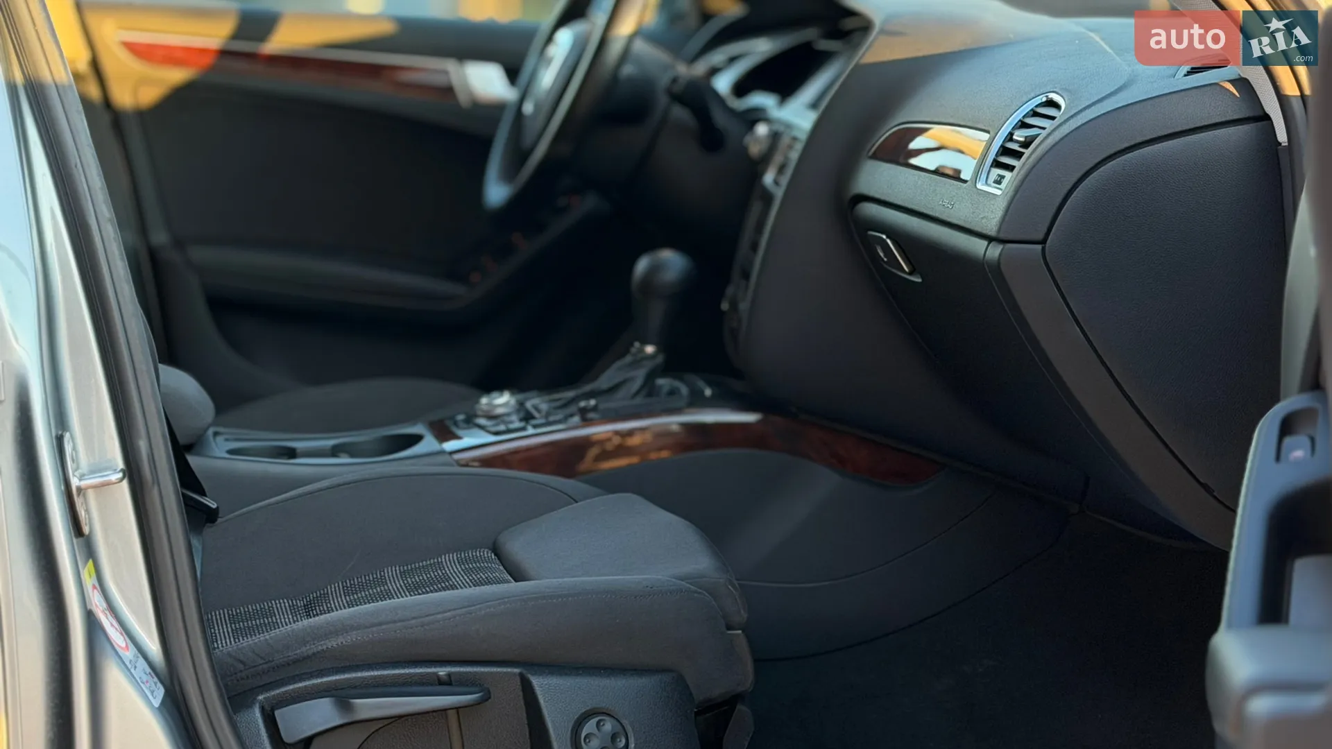 2011 Audi A4 - мініатюра 43