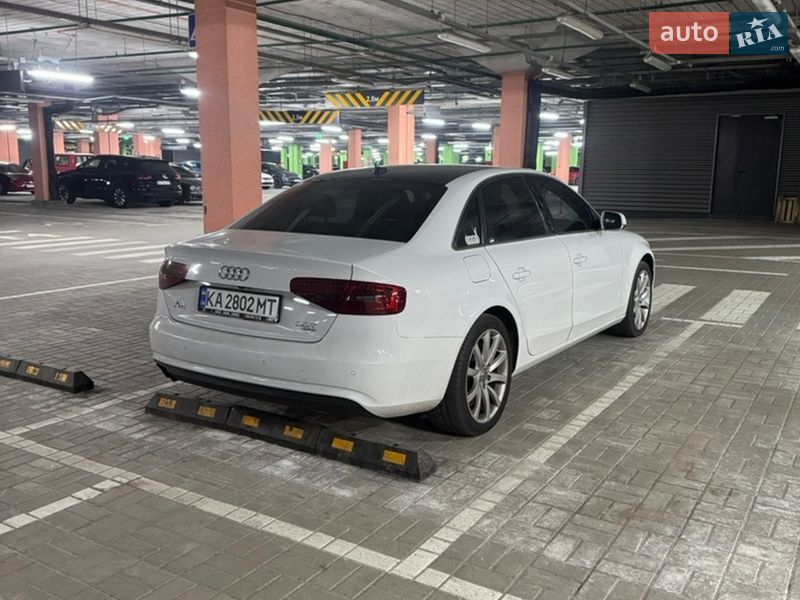 Седан Audi A4 2013 в Киеве