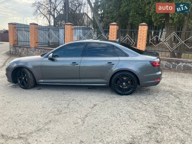 Седан Audi A4 2018 в Обухове