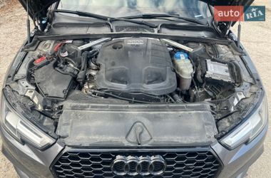 Седан Audi A4 2018 в Обухове