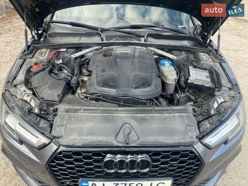 Седан Audi A4 2018 в Обухове