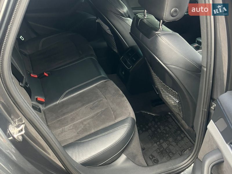 Седан Audi A4 2018 в Обухове