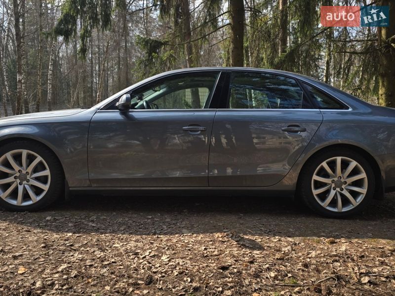 Седан Audi A4 2013 в Києві