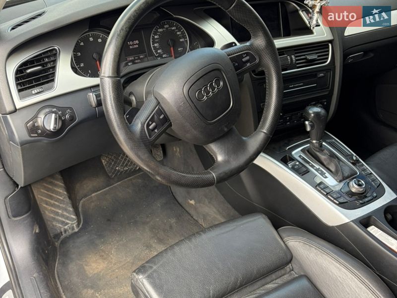 Седан Audi A4 2011 в Шполі