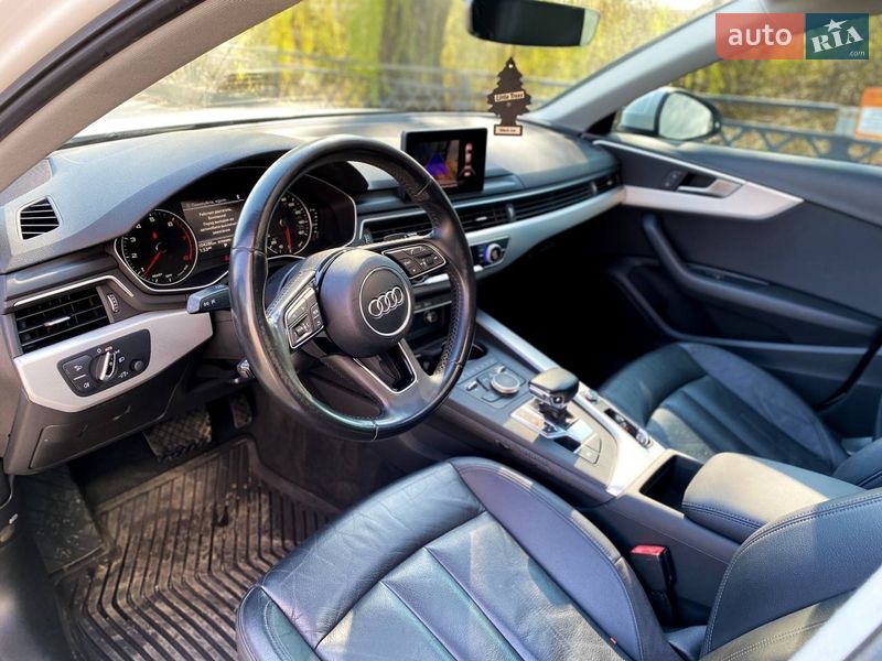 Седан Audi A4 2017 в Ужгороді