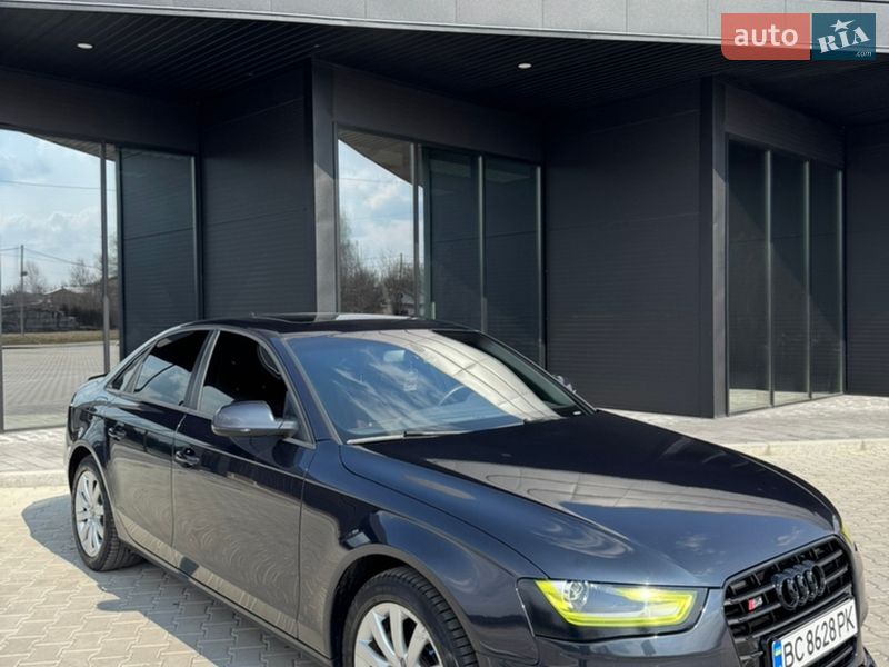 Седан Audi A4 2014 в Шептицькому